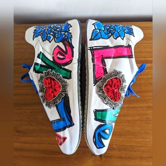 Camuzares Love Whimsical Athleisure Playful Statement Graphic Sneakers 11 EUC - Picture 10 of 12